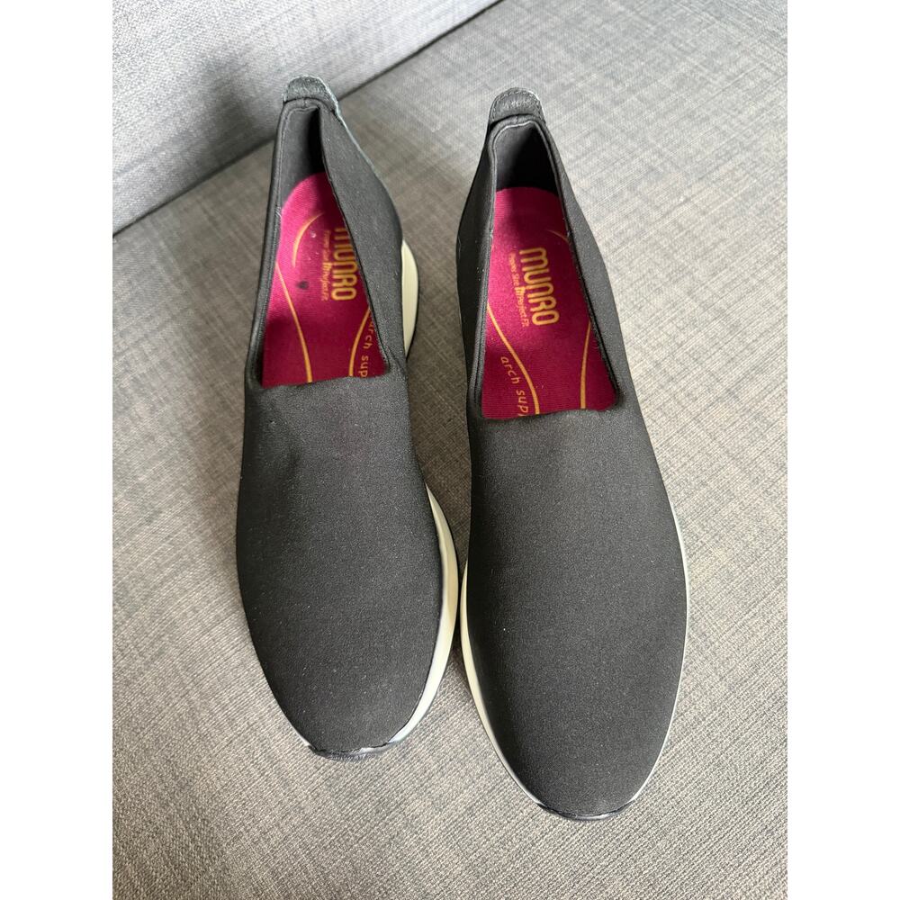 New MUNRO women's mackenna slip-on loafer in black fabric combo Size 8 SS